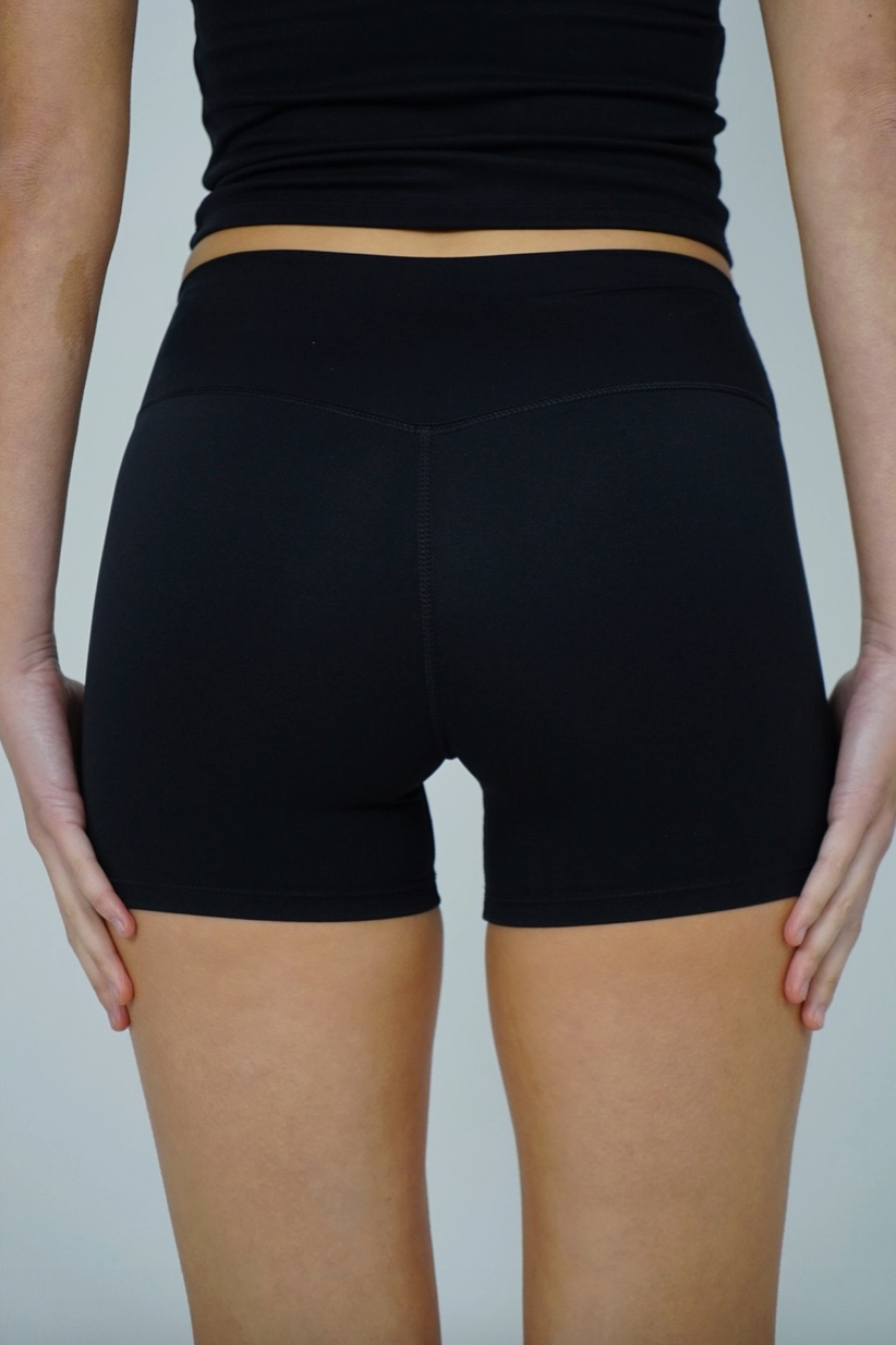 Nora Waev Yoga Shorts - Black